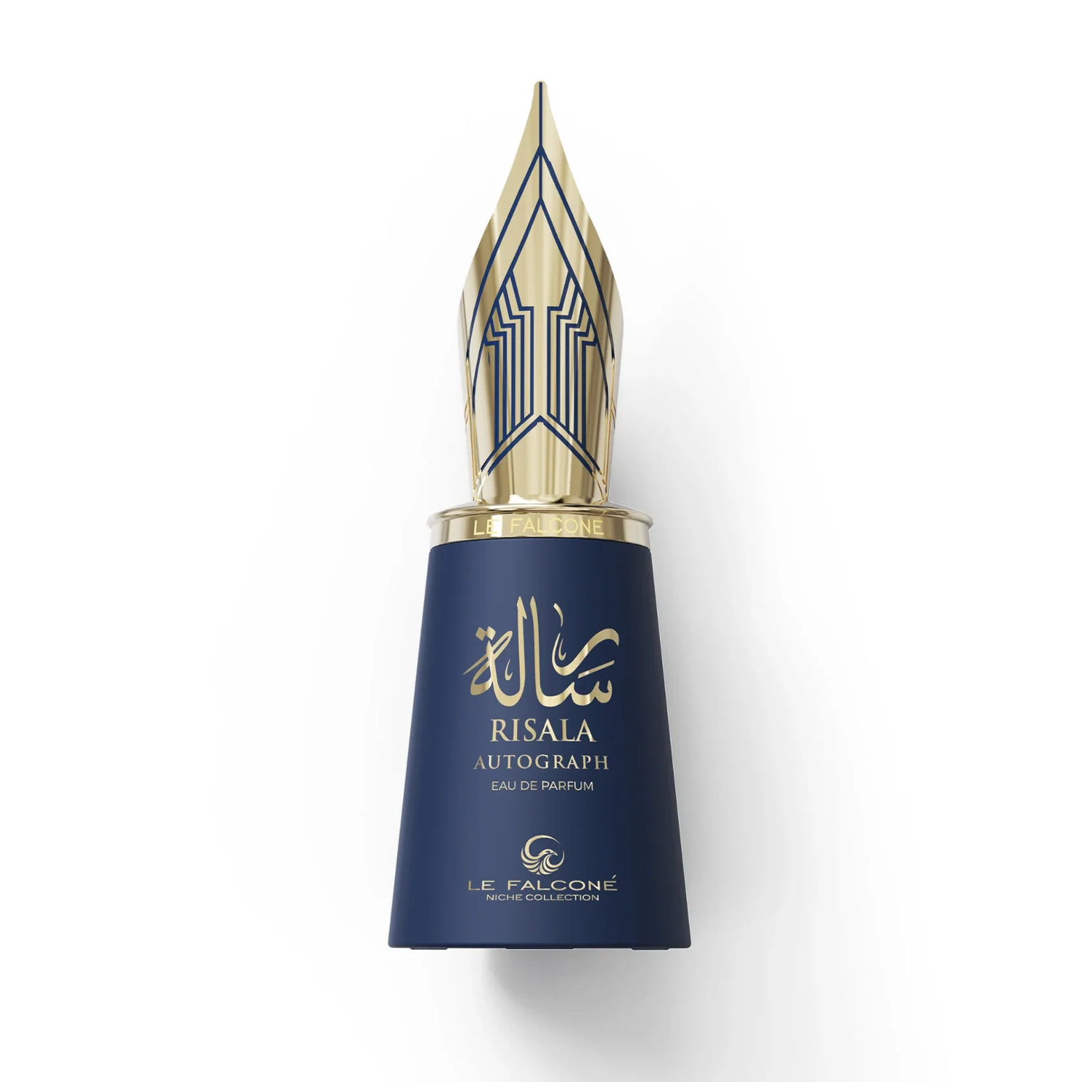 Le Falconé Risala Autograph 100ml parfumfles met gouden vulpenpuntdop. Studiofoto van de donkerblauwe Risala Autograph 100ml flacon, met de nadruk op het slanke silhouet en de kenmerkende gouden dop in de vorm van een vulpenpunt.